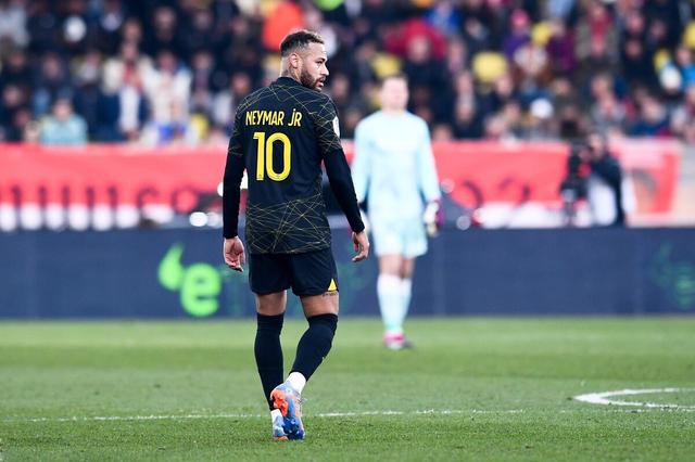 凯恩遭遇十持续失利,巴黎圣日耳曼教练压力巨大!观众掌声雷动的简单介绍 凯恩遭遇十持续失利,巴黎圣日耳曼教练压力巨大!观众掌声雷动的简单介绍