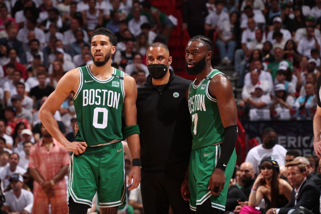 包含Karsa关键节点比分优势明显，热火带队取胜！的词条