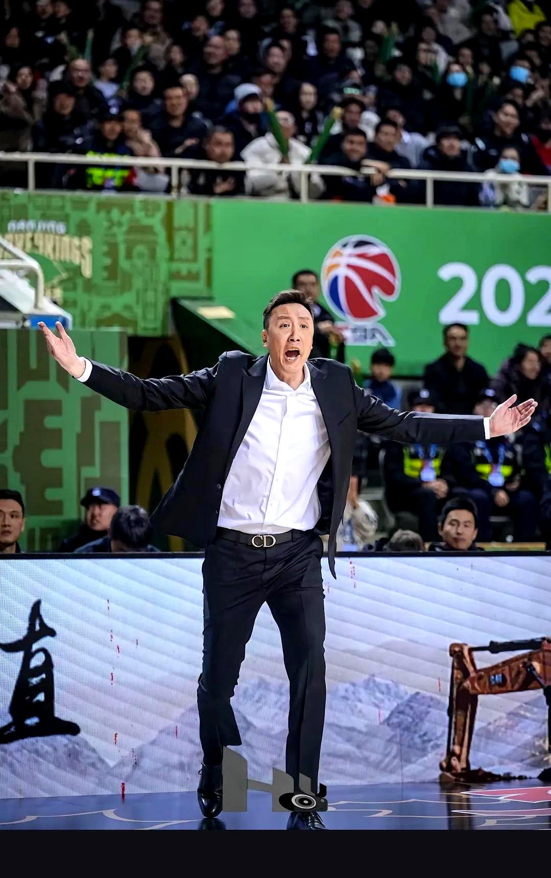 包含马德里竞技今晚状态回暖；志在CBA常规赛名次提升；更衣室稳定；高层口径保持一致的词条